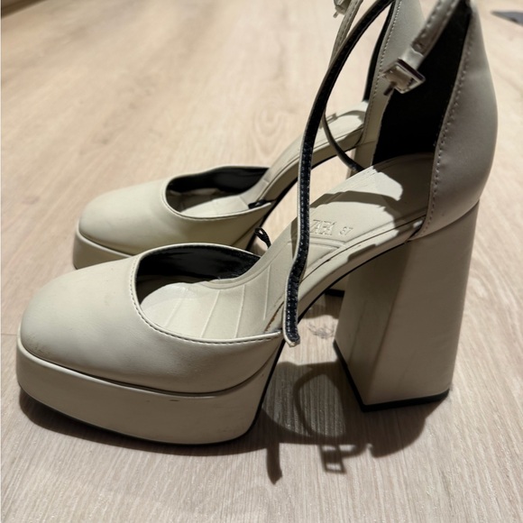 Zara White Block Heel Women's Shoes - Picture 5 of 6